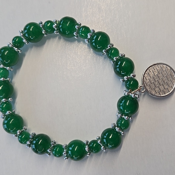 Green Saint Judas Tadeo Beaded Bracelet with Silver Accents - Picture 5 of 6